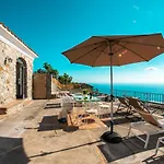Olimpo Apartment *