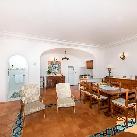 Olimpo Apartment *